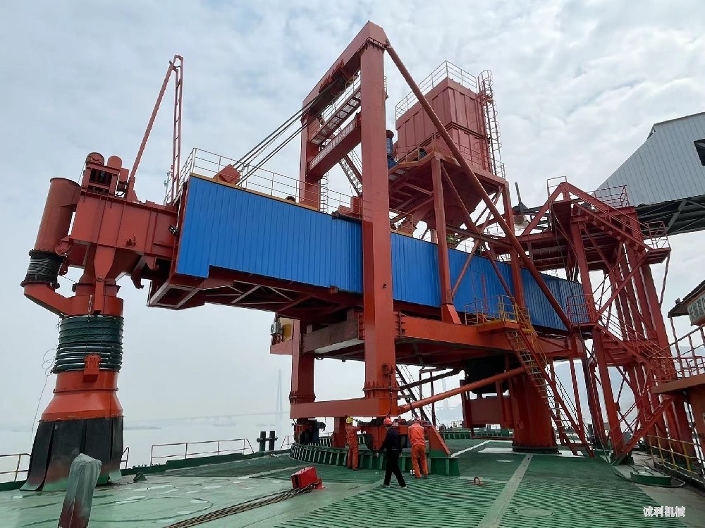 3000T/h圓弧軌道式裝船機